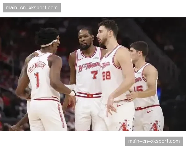 里夫斯确诊左侧腹斜肌二级拉伤，常规赛提前报销